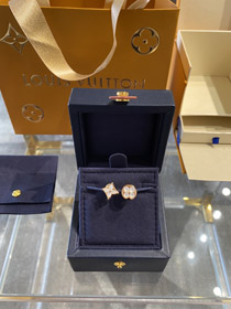 Louis Vuitton LV white mother-of-pearl earrings, ear studs-3760